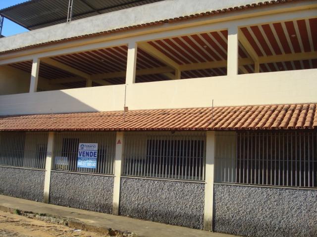Casa localizada bairro IBC , com 03 quartos, suite closed, 02 vagas de garagem