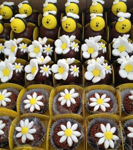 Cento de doces 50.00 personalizados 2.00 reais a unidade - Foto 5