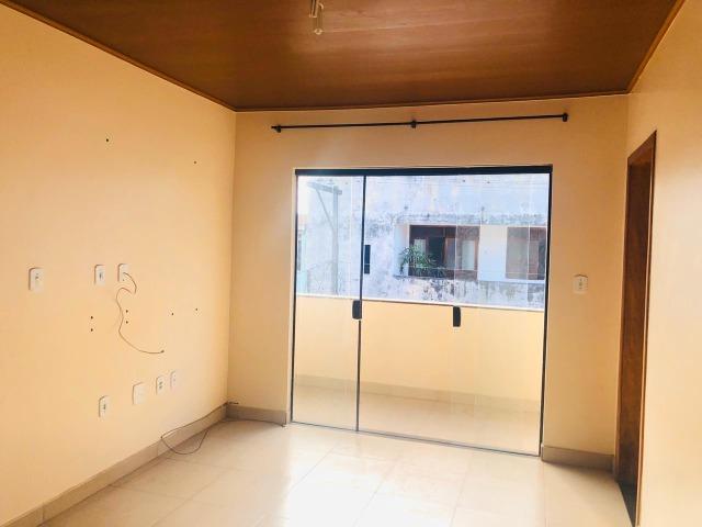 Alugo apartamento banco Raso