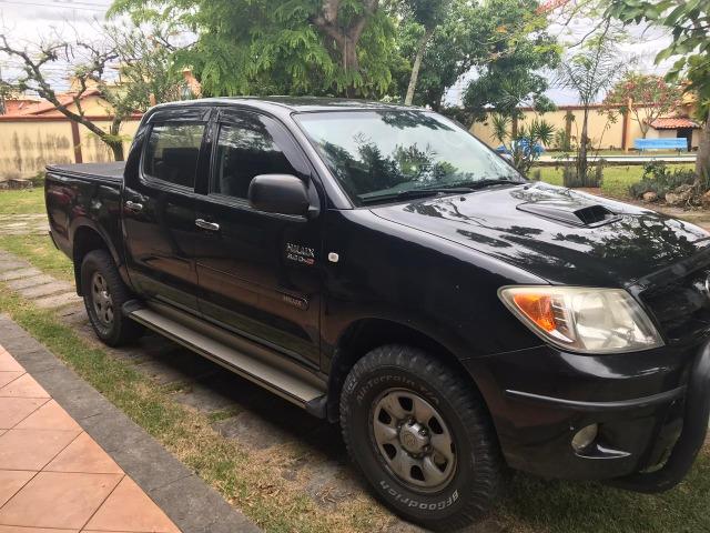 Toyota Hilux CD SR 4x2 4 portas preta em perfeito estado