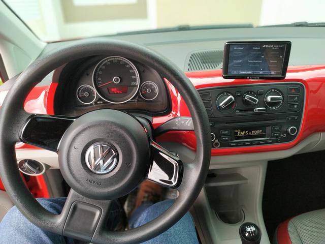 VolksWagen up! high 1.0 Total Flex 5p 82 CV IPVA 2019 pago - Foto 2