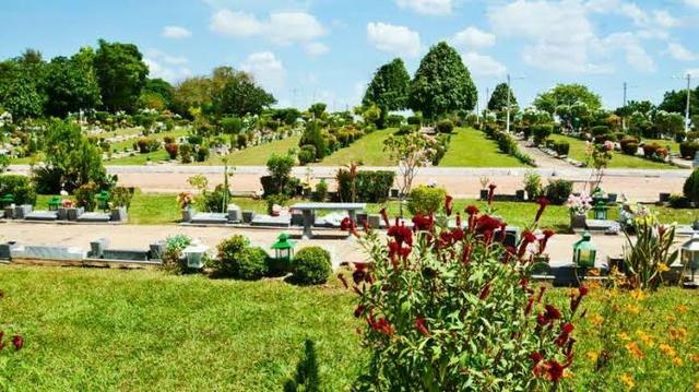 Túmulo cemitério jardim da ressurreição