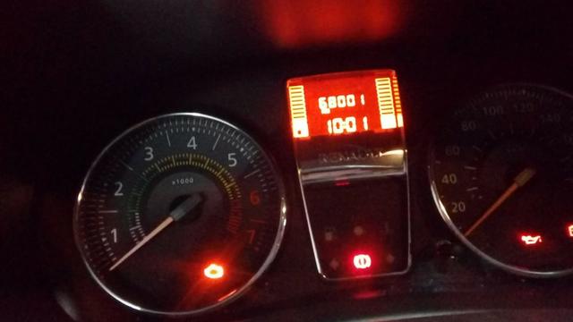 Renault Clio 1.0 Expression 16v Flex 4p Manual ano:2013 modelo:2014 - Foto 6