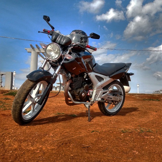 MOTO CBX 250 TWISTER