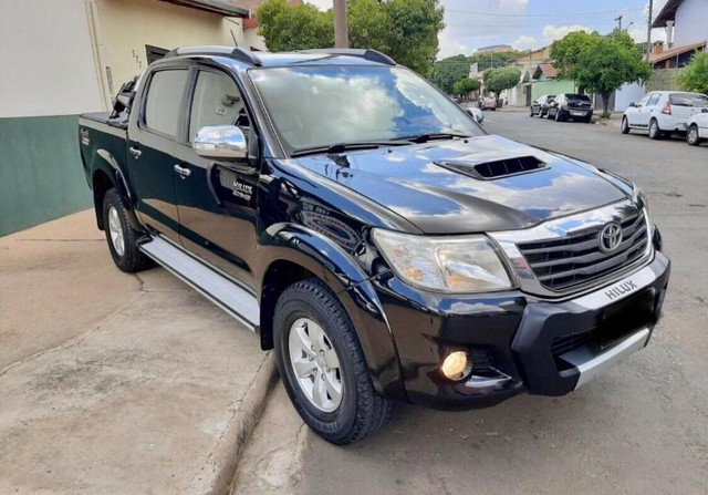 VENDO TOYOTA HILUX ?COM URGÊNCIA?