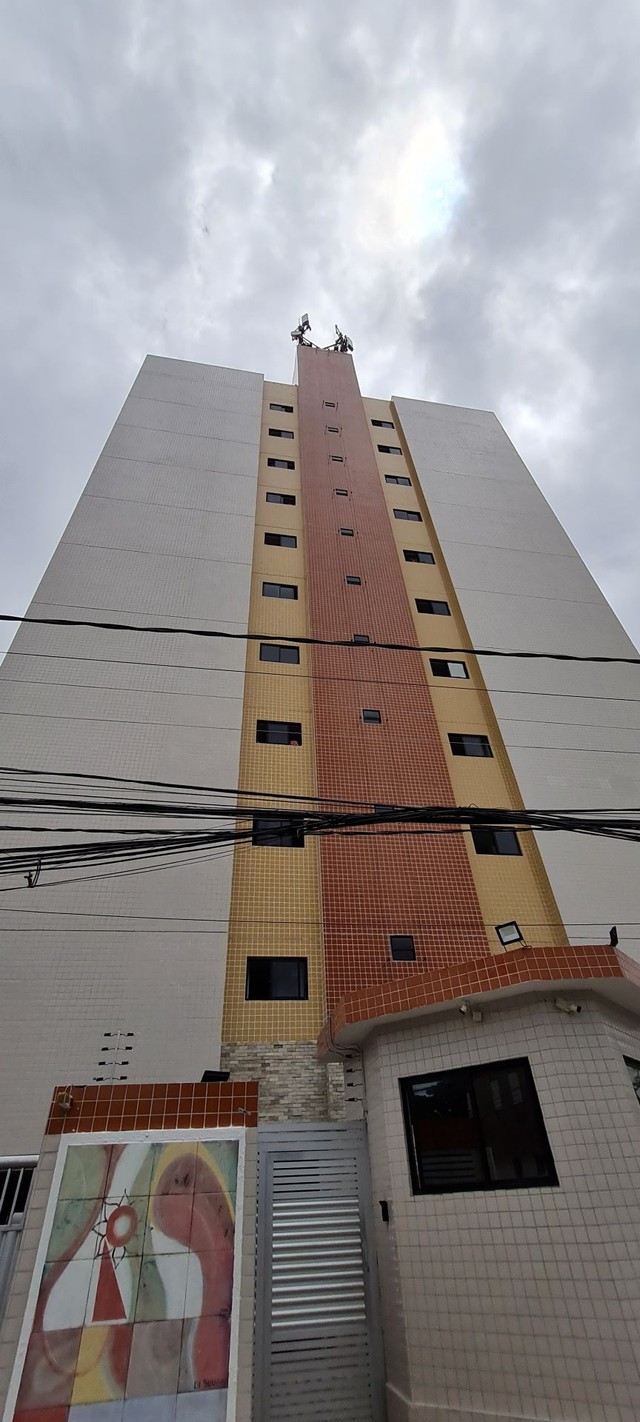 (INDISPONIVEL) Alugo apartamento 3 Quartos na Torre com area de Lazer completa
