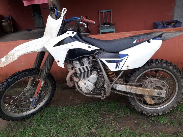 MOTO DE TRILHA