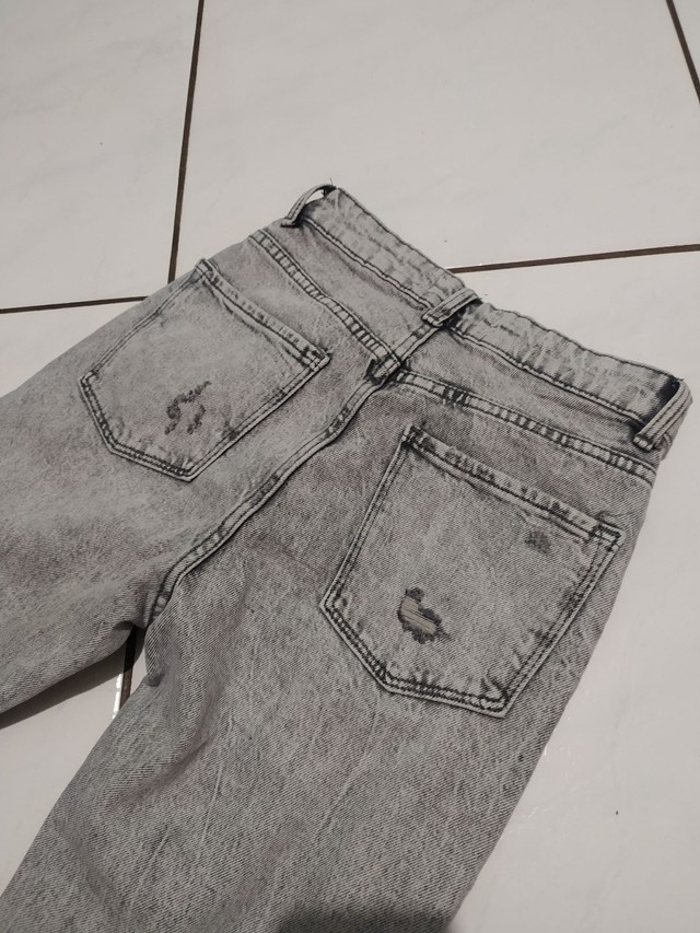 Vendo calça jeans nova  - Foto 5