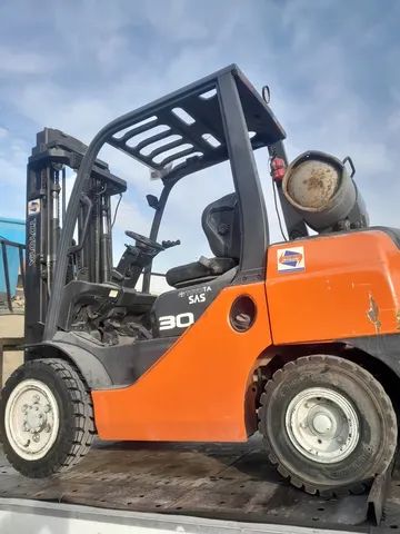 Empilhadeira Toyota 8FG30 ano 2020