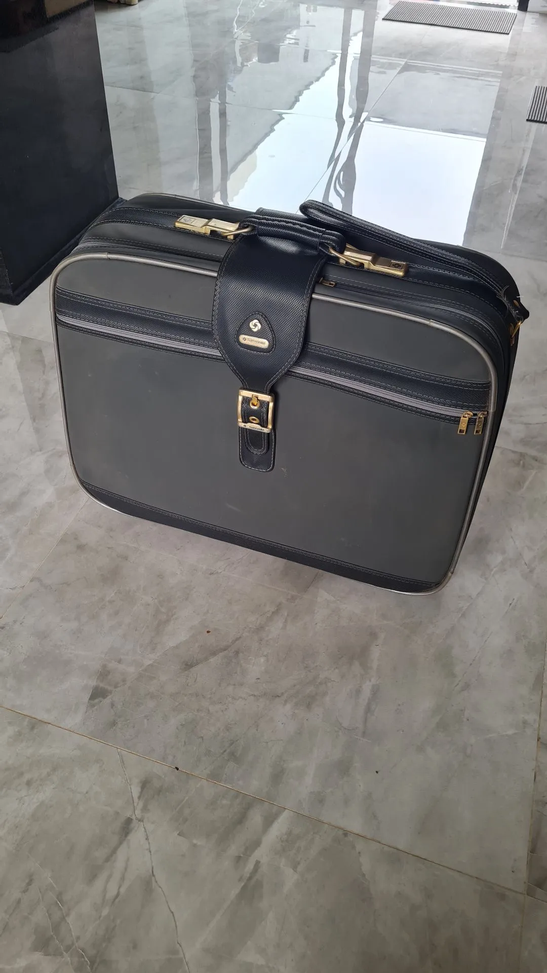 Mala samsonite com rodinha