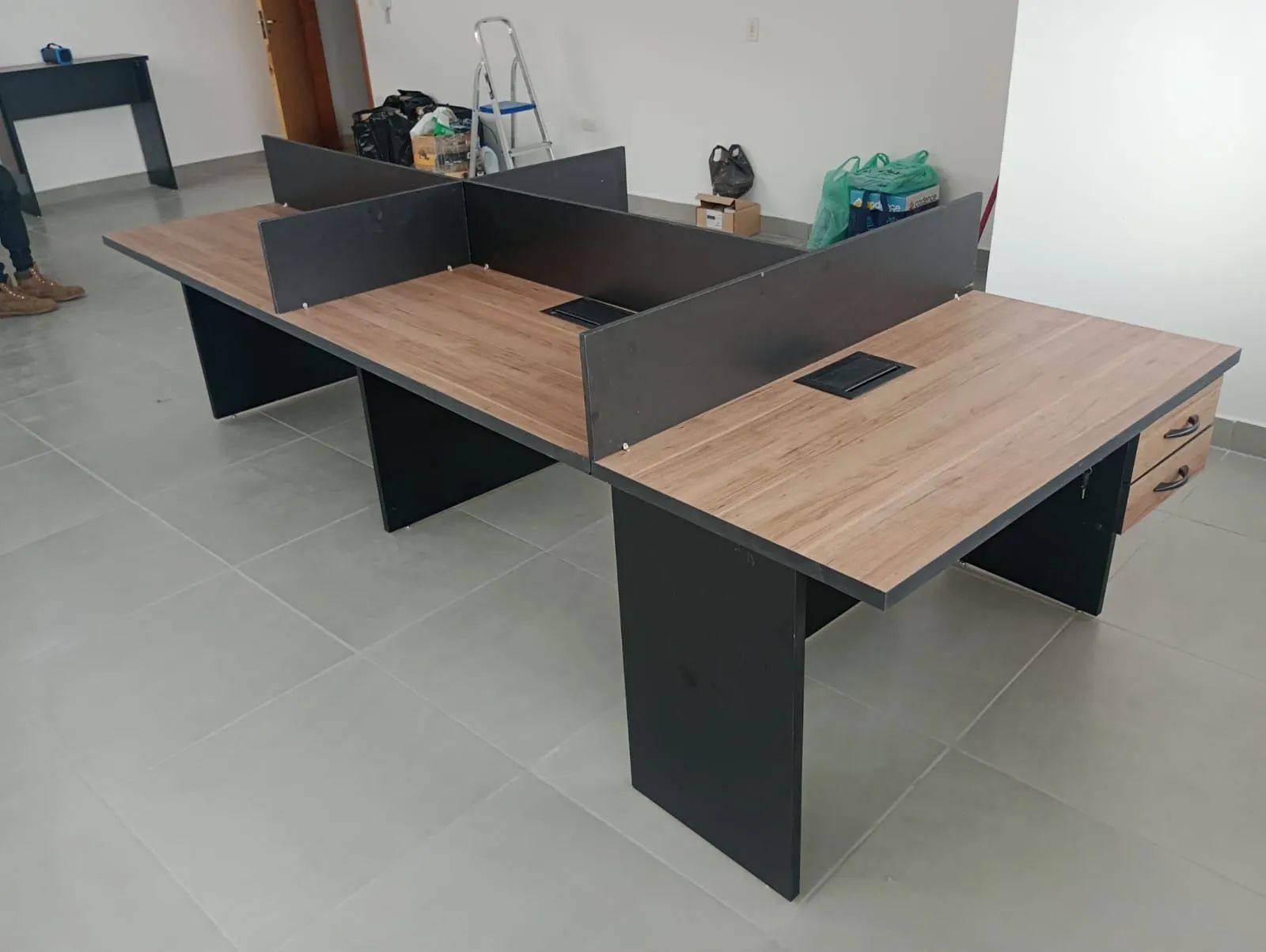 Estação de trabalho 4 posições+mesa lider