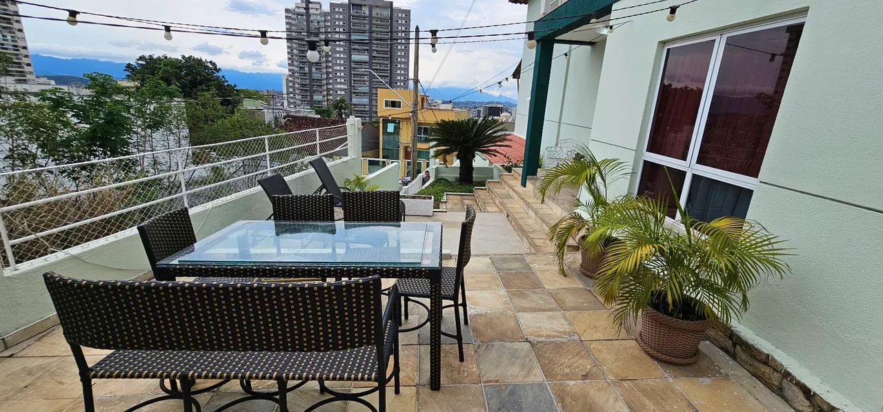 Linda e espaçosa casa - Foto 5