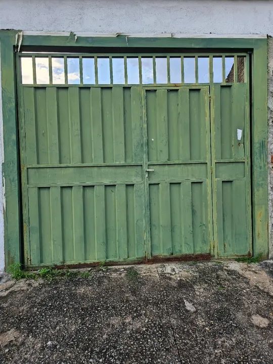 Portão basculante com motor