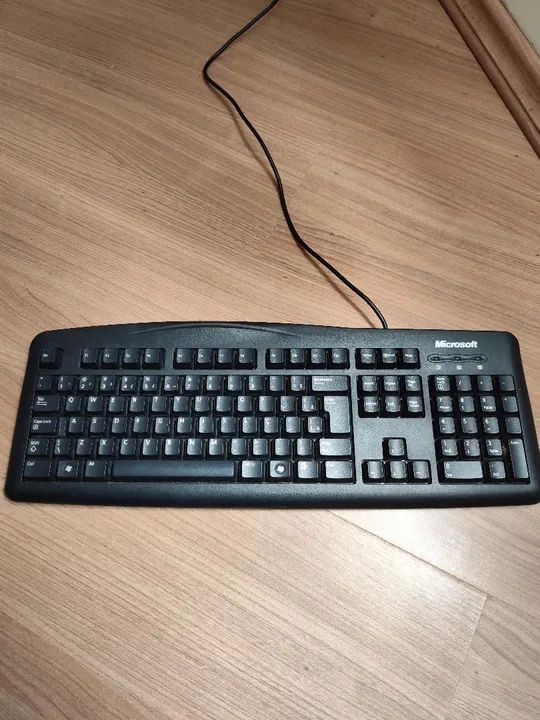 Teclado Microsoft USB modelo 200 c cabo USB  - Foto 3