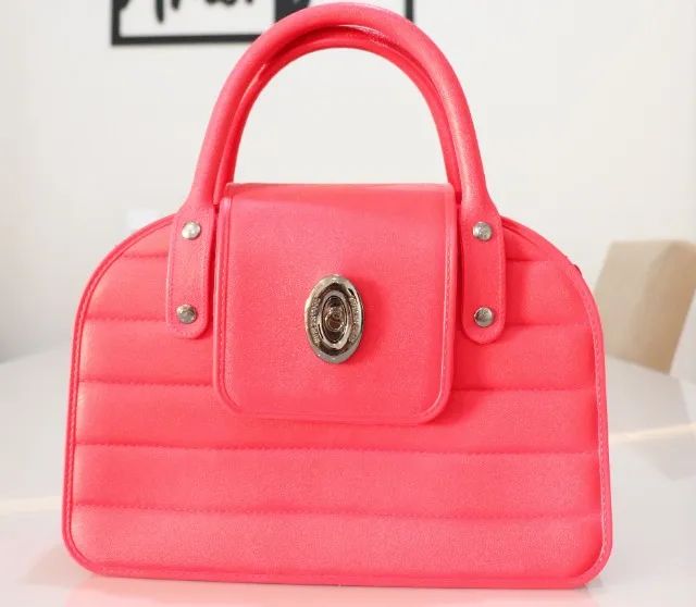 Bolsa de mão - Vermelha - EVA - Linda - Leve - Resistente