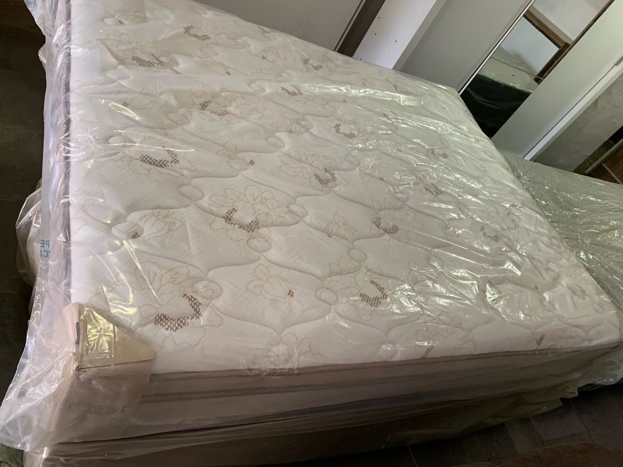 CONJUNTO BOX CASAL VALÊNCIA R$ 1.400,00 - Foto 3