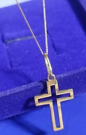 Pingente Placa Aberto Cruz Ouro 18 kilates Peso 1.00 Gramas 18 mm                         
