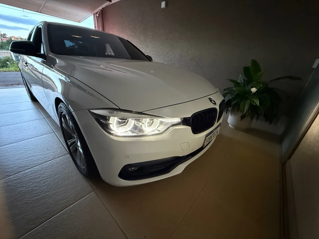 BMW 320i + teto solar baixo km