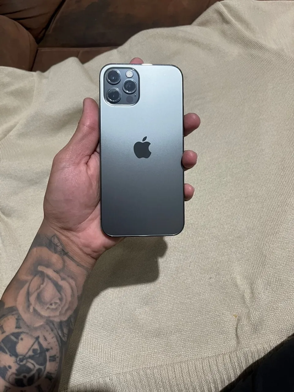 Vendo iPhone super conservado sempre usado com capinha e película *