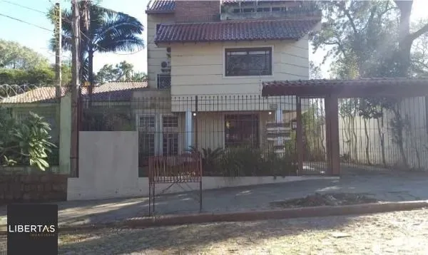 Casa de Condomínio em Cristal