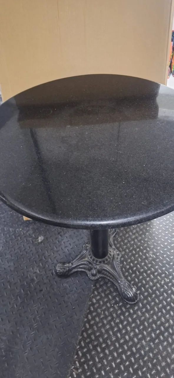 Mesa redonda64363743788289121