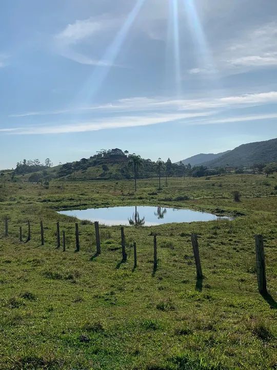 Terreno de Sítio com lagoa e vista espetacular
