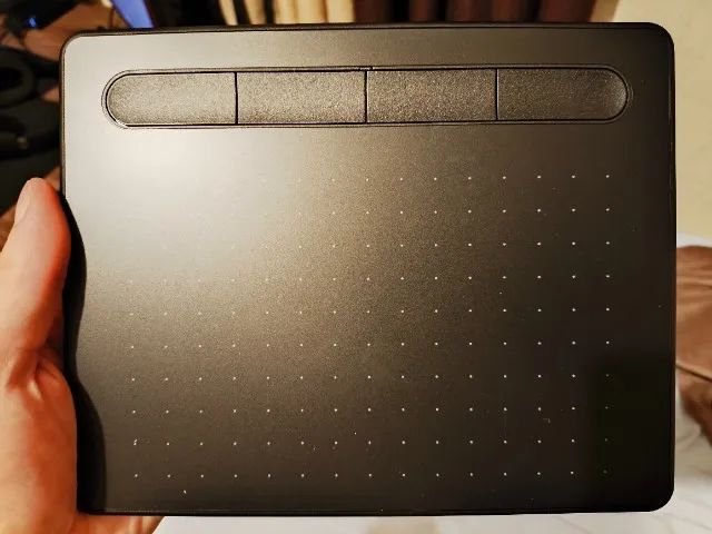 Mesa Digitalizadora Wacom Intuos CTL4100 + Luva de desenho - Foto 2