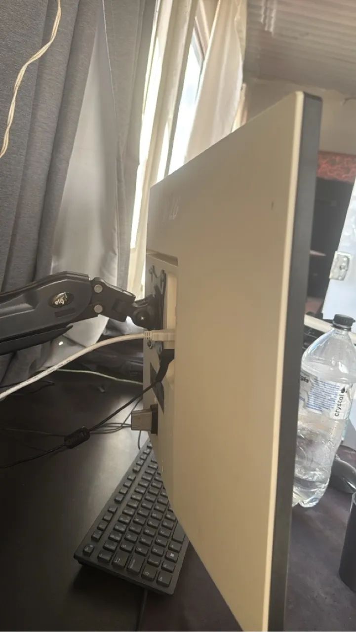 Monitor 4K LG 27UL500  - Ótimo Estado - Foto 4