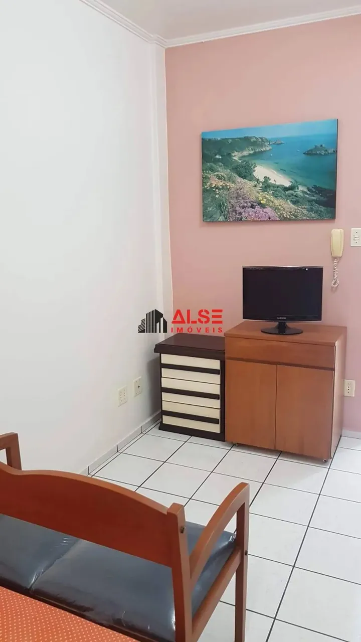 1 Sala Living para Locação no Gonzaga Santos - R$ 2.000