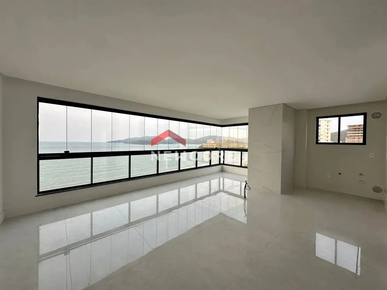 Apartamento em Avenida Senador Atílio Fontana - Perequê - Porto Belo/SC