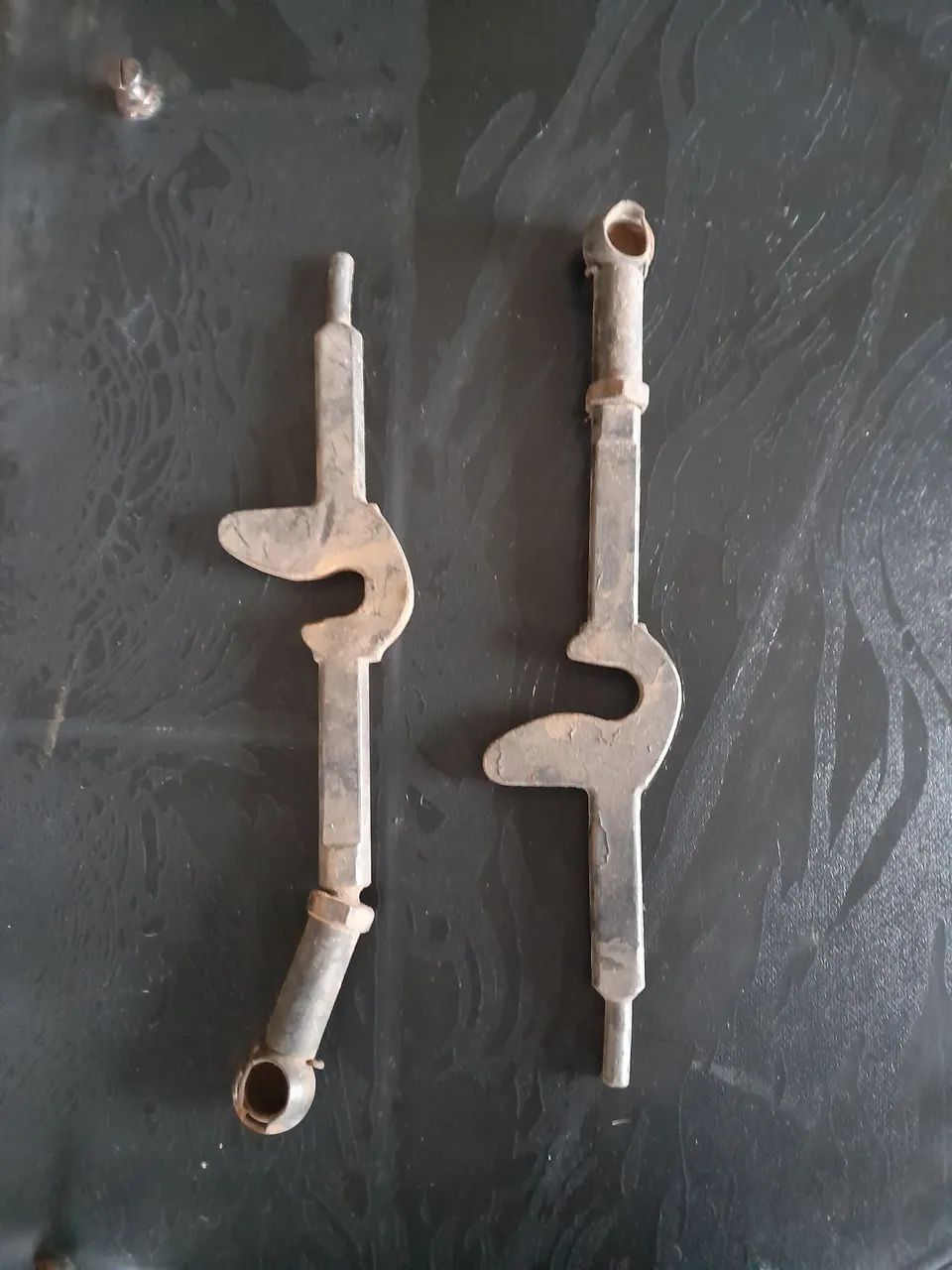 Trava quadro parabrisa Engesa fase 1 e 2.