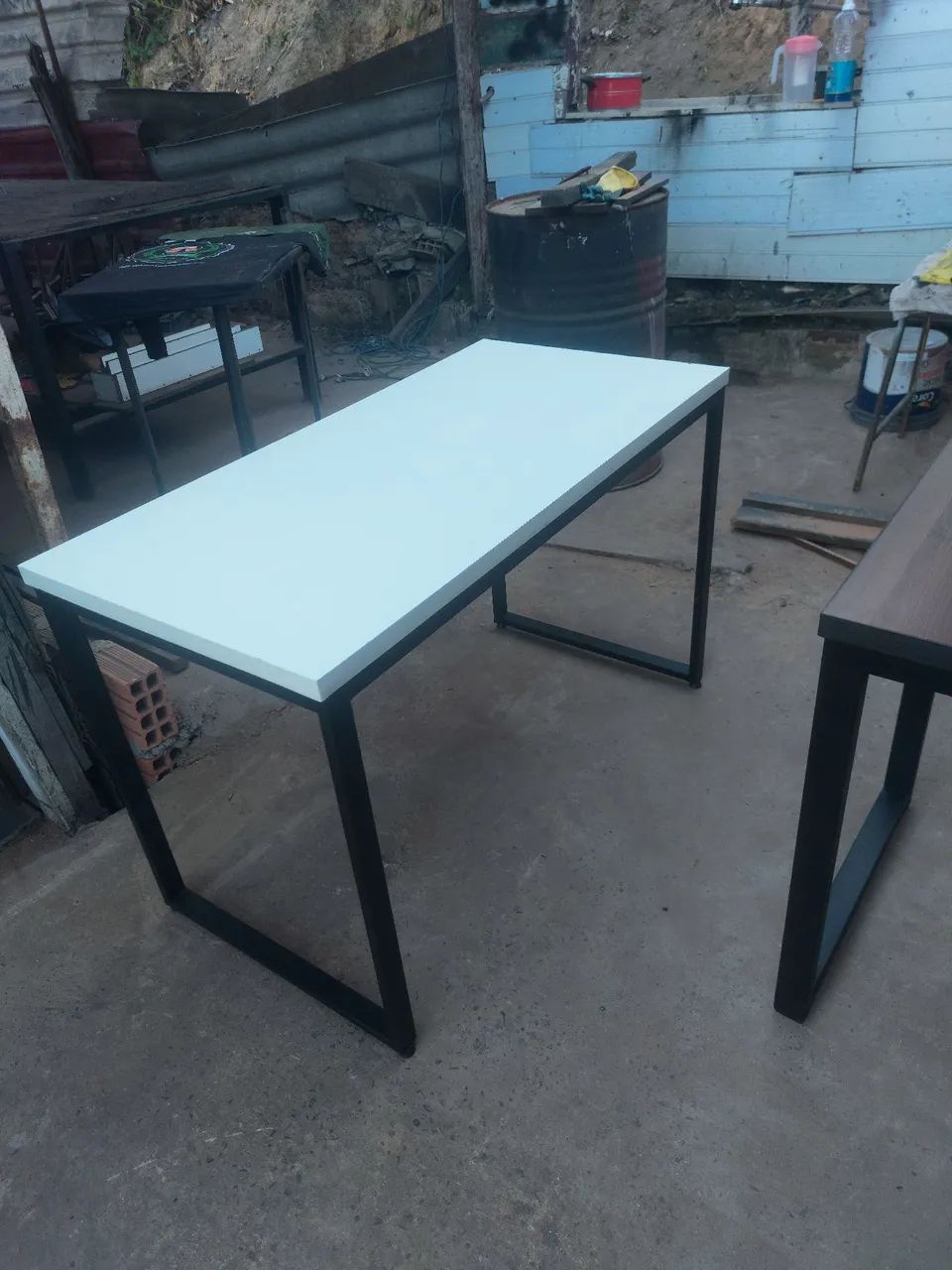 Mesa de escritório com design moderno e elegante - Foto 3