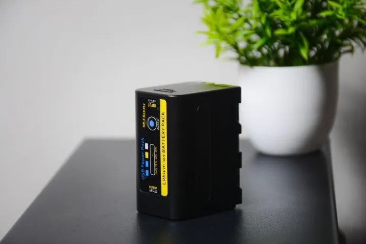 (NOVA) Bateria batmax 6400mah para led e câmeras