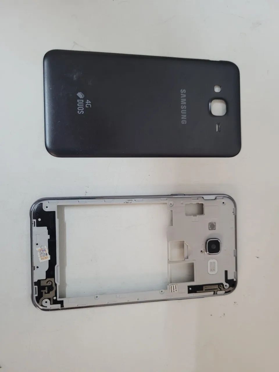 Aro samsung J7 e tampa traseira preta.
