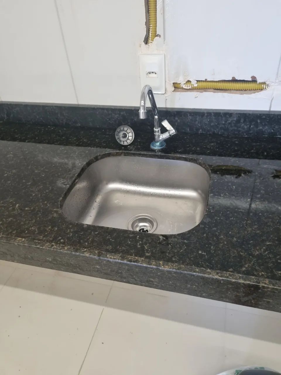 3 bancadas com cubas para cozinha e lavanderia - Foto 2