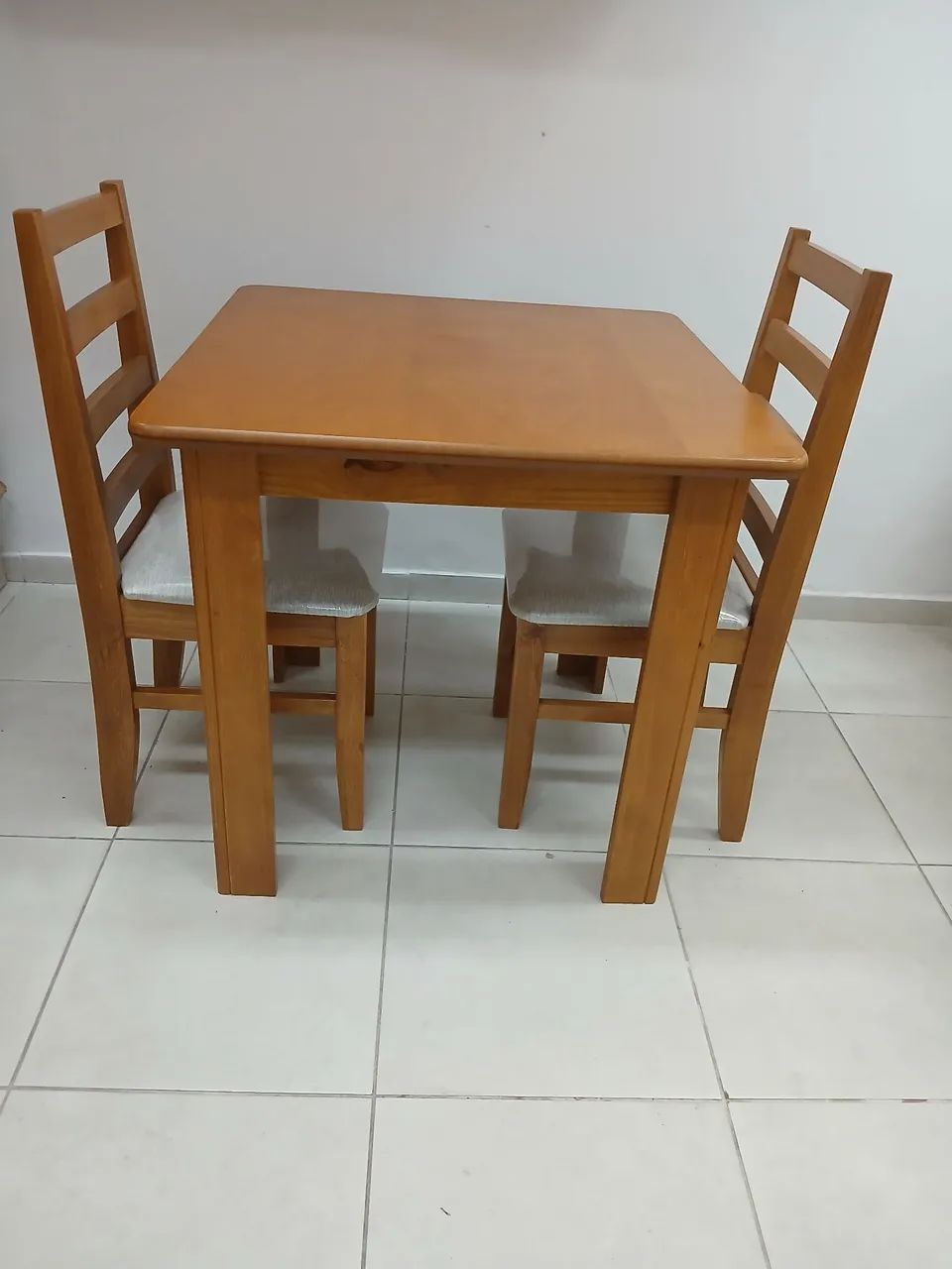 Mesa de Jantar de Madeira - 2 lugares  - Foto 4