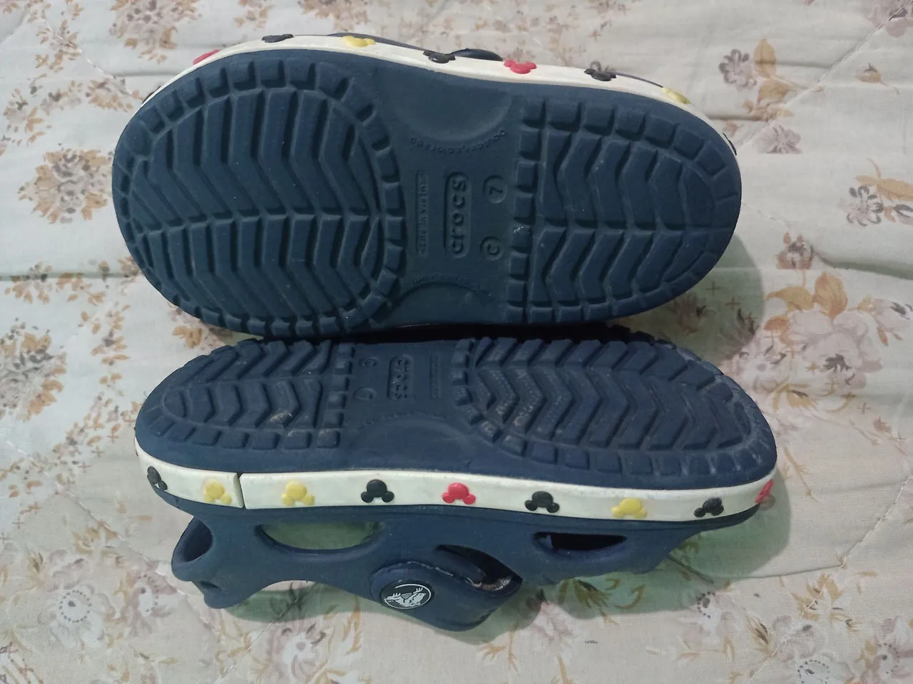 Crocs Tam C7 referente no Brasil 25/26