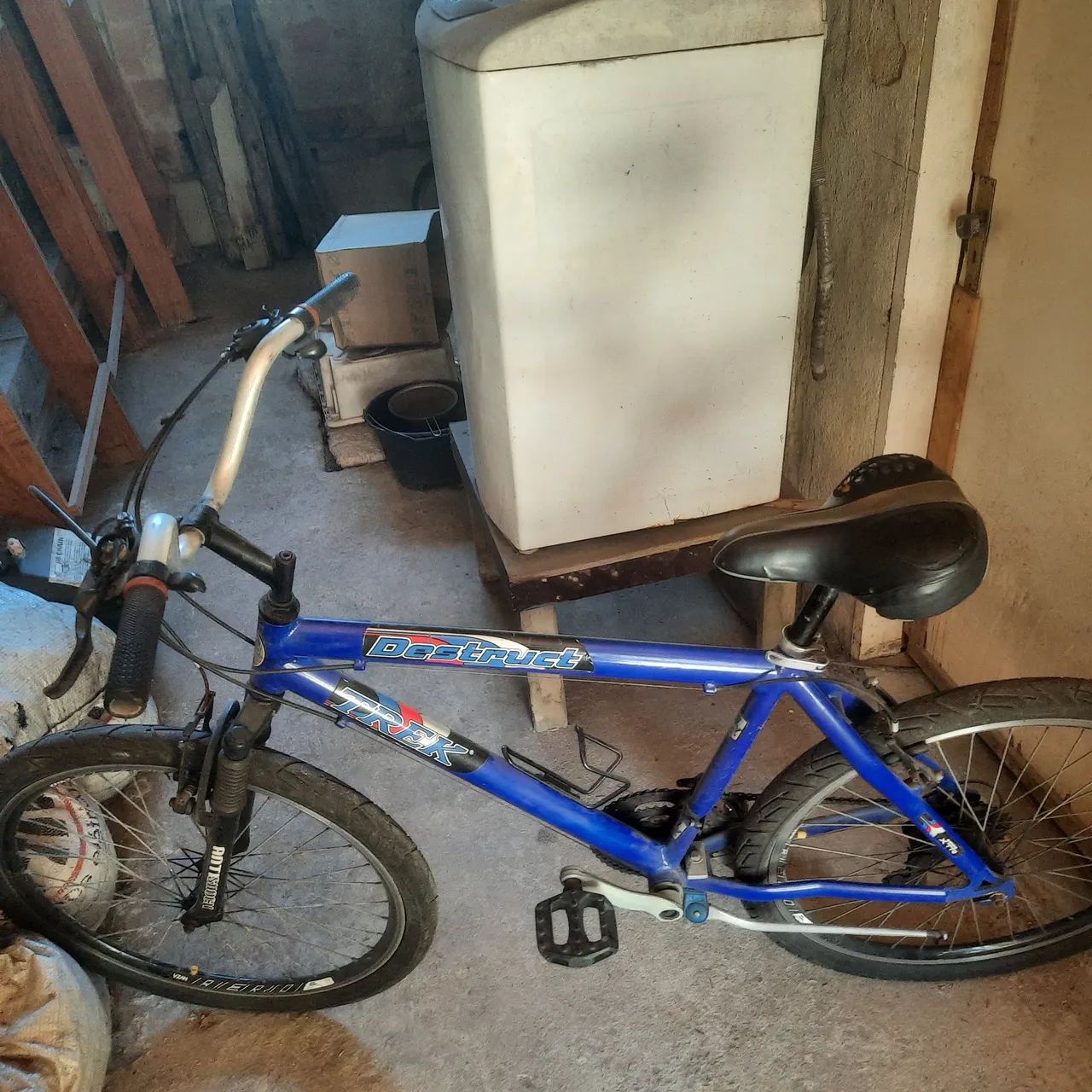 Vendo Bicicleta Aro 26 com Marchas - Foto 5