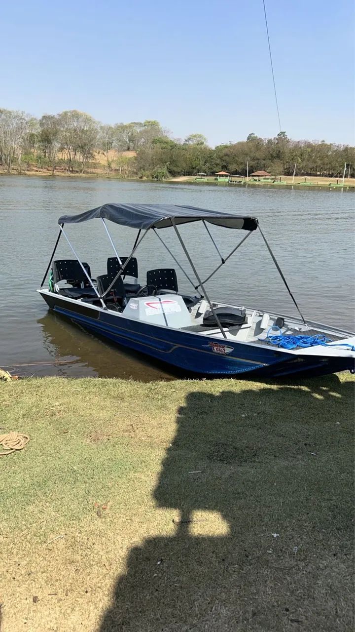 Barco canoa semi lancha aluguel locação 