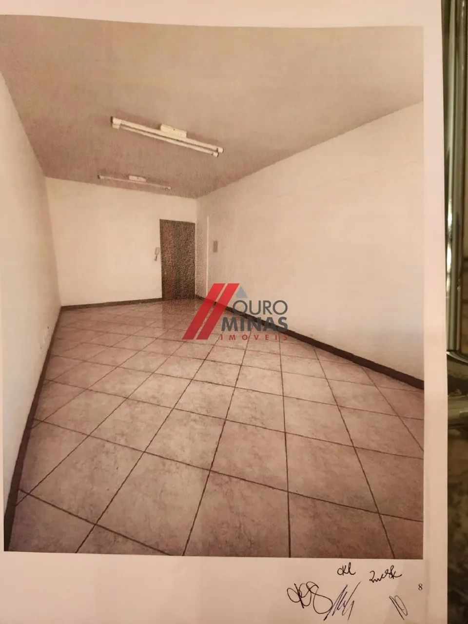 Excelente Sala 25 m2, localizada no melhor ponto do Bairro - Próximo da Feira Coberta
