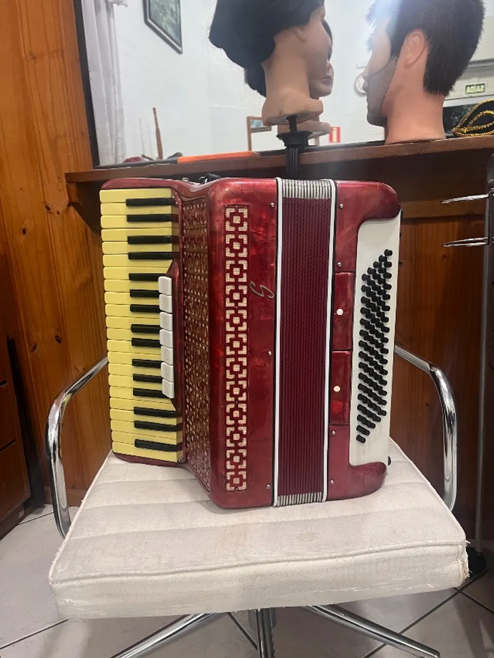 Acordeon scandalli 80 baixos