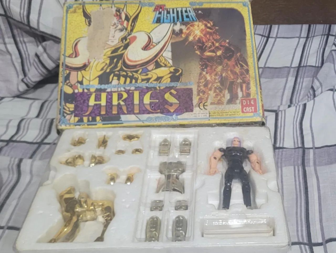 Cavaleiro de Ouro Áries - Saint Seiya - Die Cast