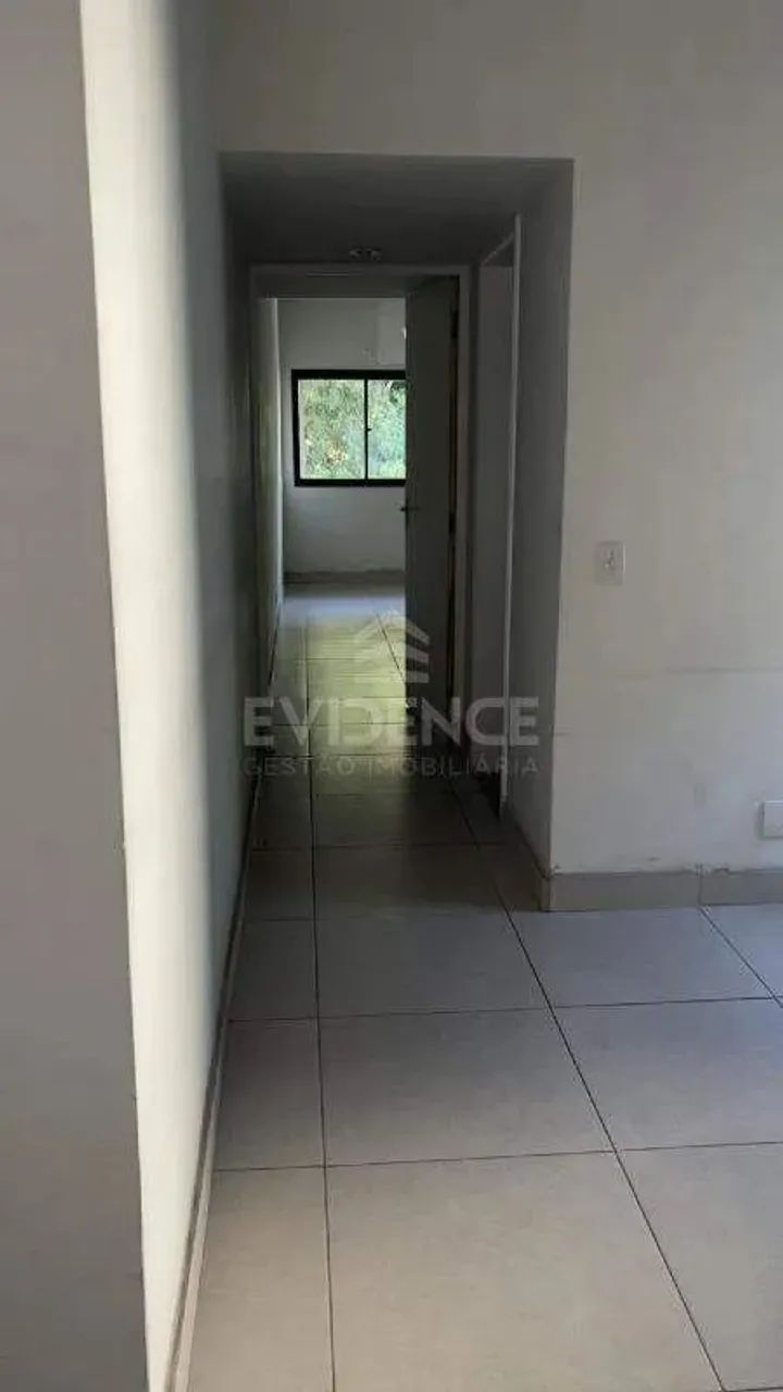 Sala com 35 m², sol da manhã, 01 vaga de garagem. Dois ambientes de sala, com 02 banheiros - Foto 5