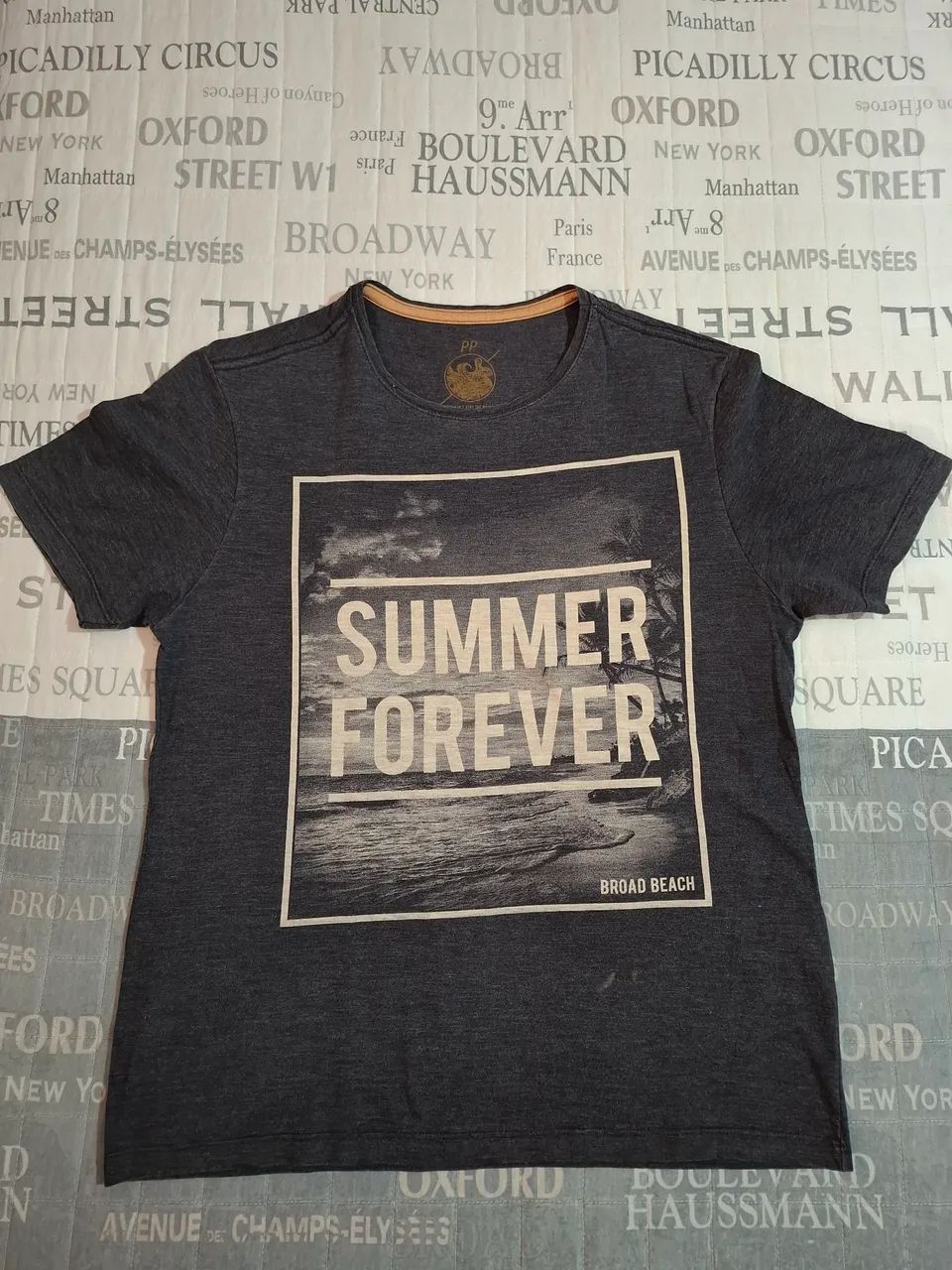 Camiseta preta com estampa - Foto 3