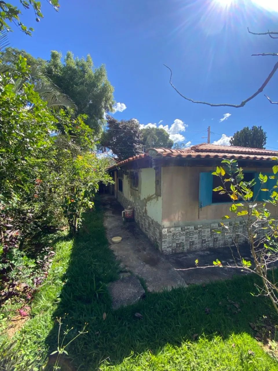 Casa em Olhos D?Água próxima à Praça Santo Antônio 