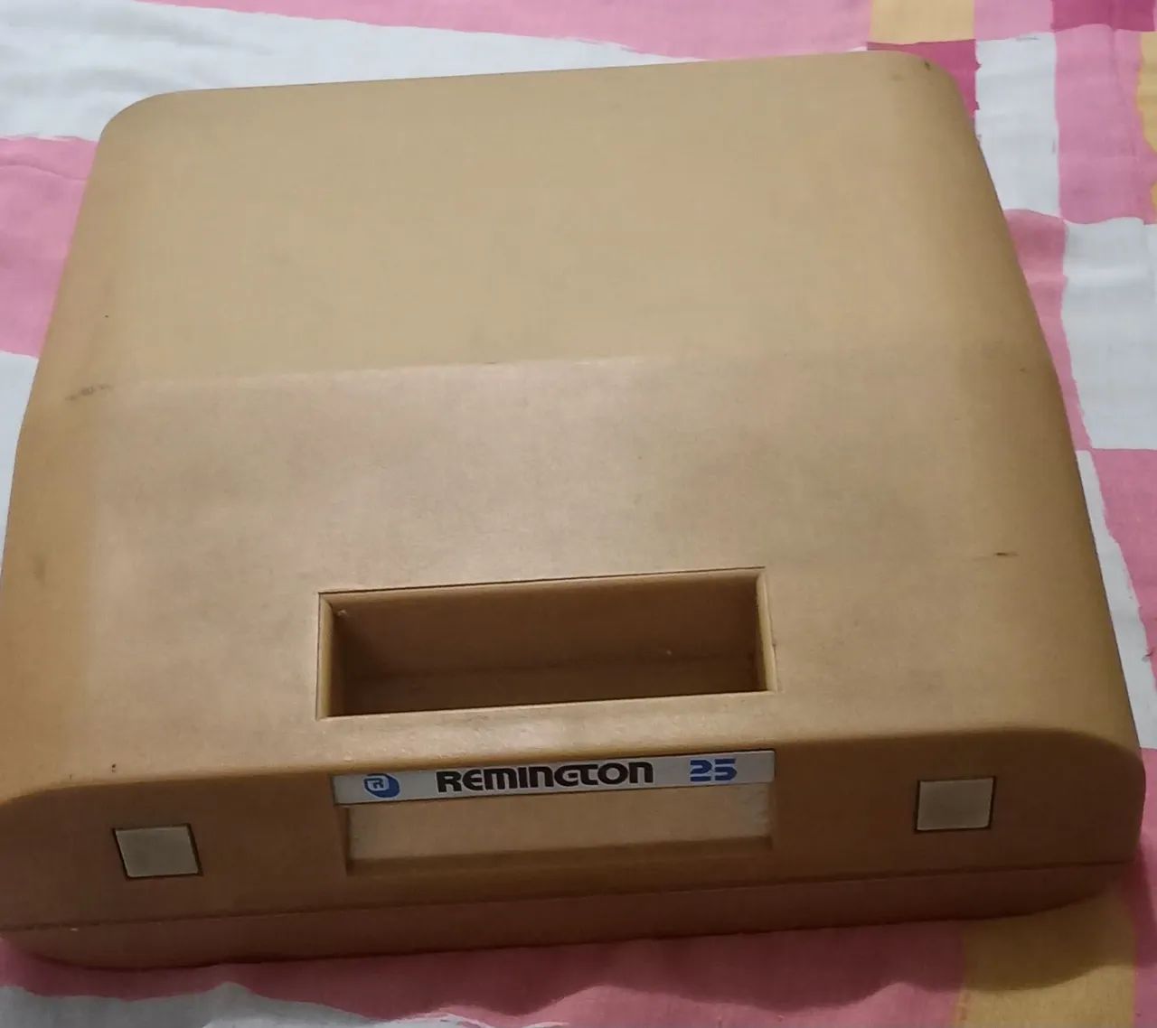 Vende-se maquina de escrever remington 25 - Foto 2