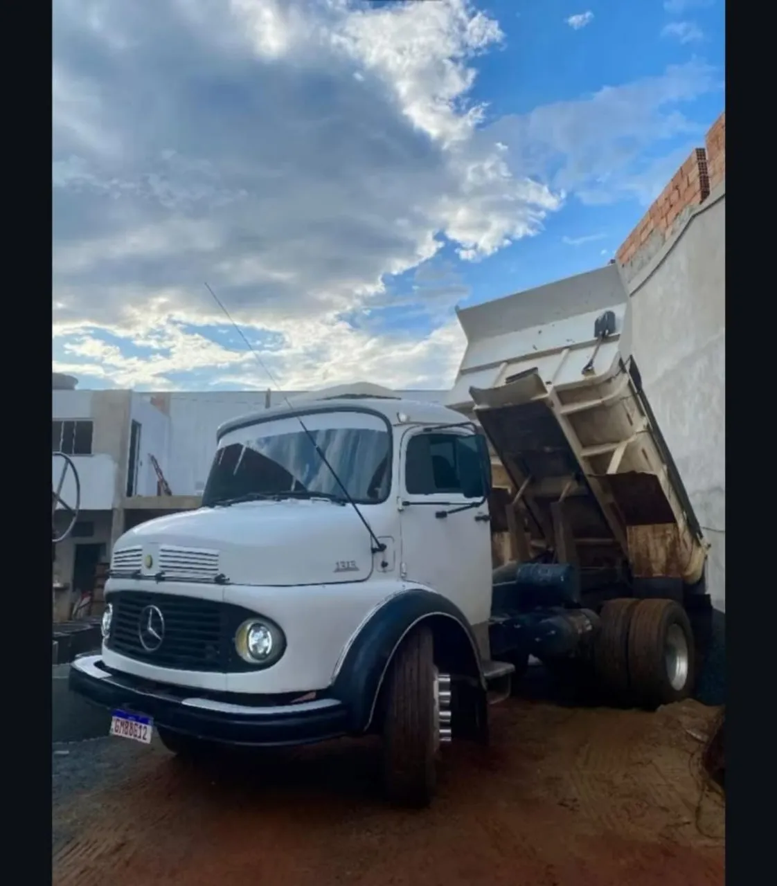 Mercedes 1313 basculante