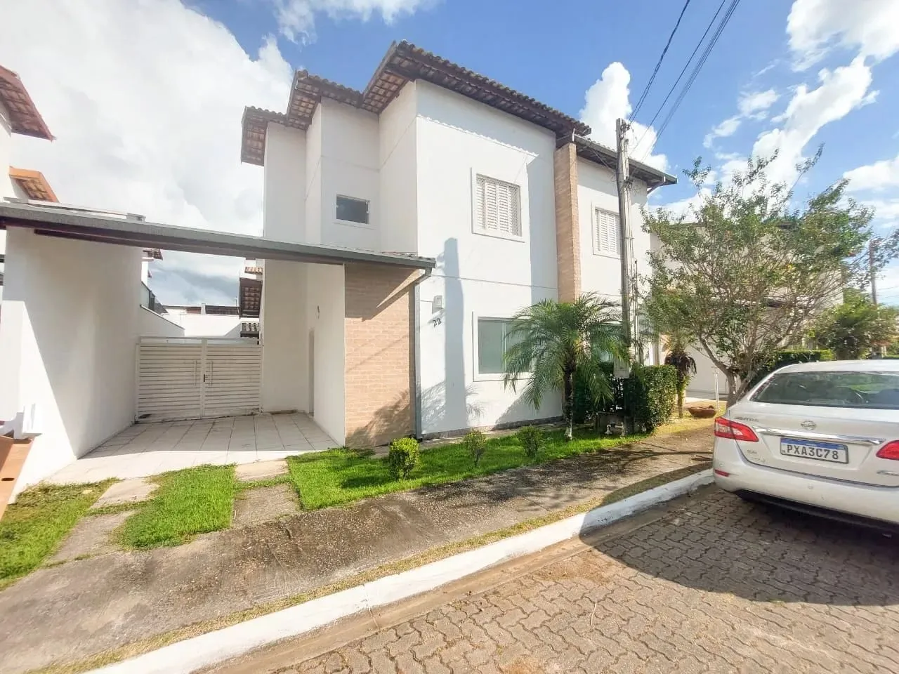Sobrado para venda em Piracangaguá de 150.00m² com 3 Quartos, 1 Suite e 2 Garagens