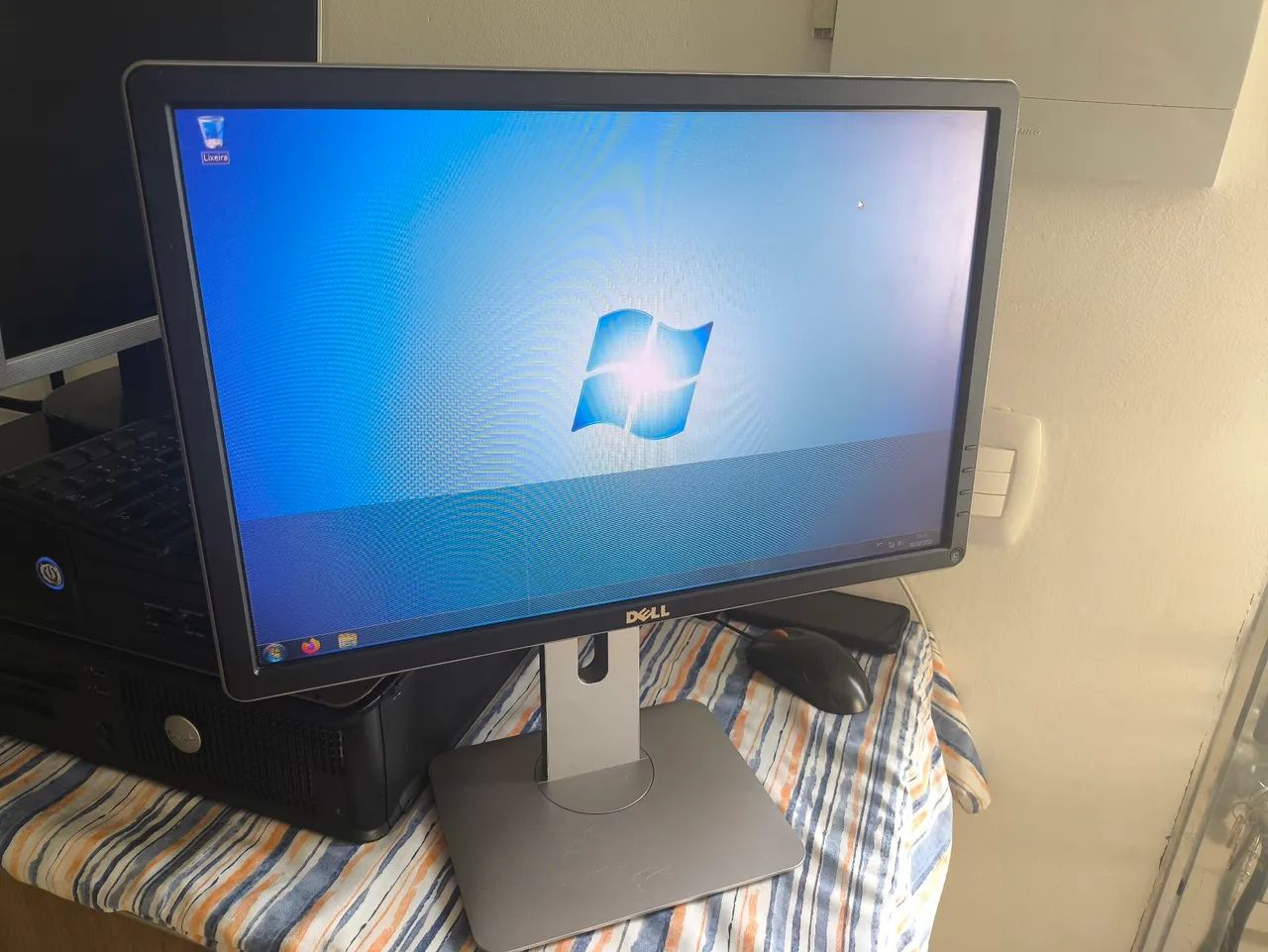 Monitor Dell 19,5 P2016t Led TELA DANIFICADA<br>