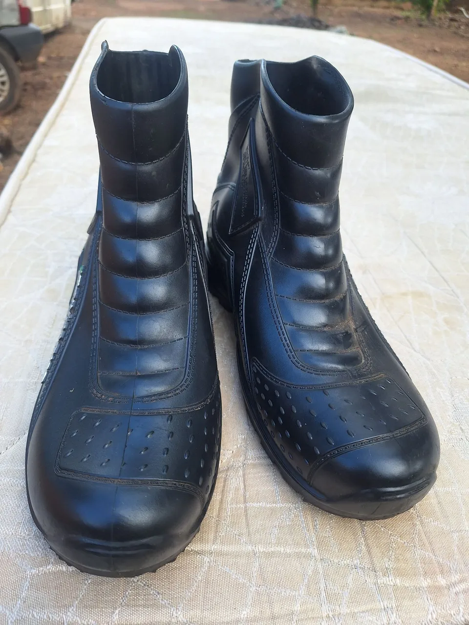 Botas de Borracha Impermeáveis - Perfeitas para Aventura!